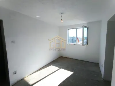 Apartament 3 camere Moldova Noua - poza 4