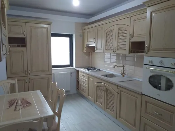 Apartament 3 camere Piatra Neamț - poza 1
