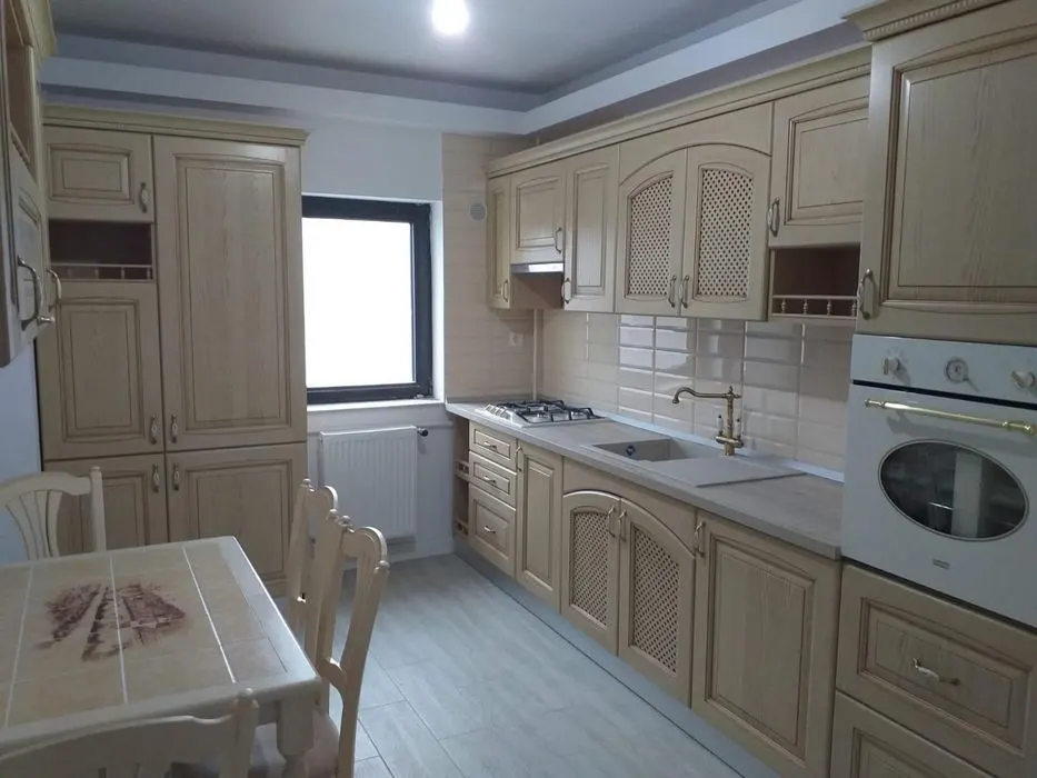 Apartament 3 camere Piatra Neamț - poza 1