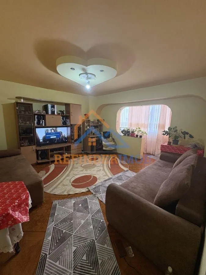 Apartament 3 camere București - poza 1