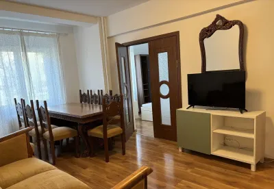 Închiriere 2 camere zona Opera - Facultatea de Drept, centrală bloc, mezanin - Bucuresti