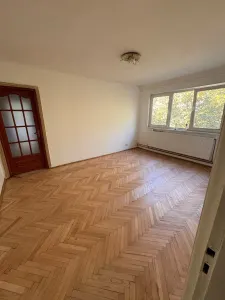 Apartament 3 camere renovat, cu centrală proprie, zona Dacia - Timisoara