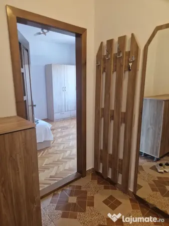 Inchiriere apartament recent renovat - Arad
