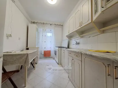 Apartament 3 camere, decomandat, etaj 2, Dacia la bd, mobilat complet, liber - Iasi
