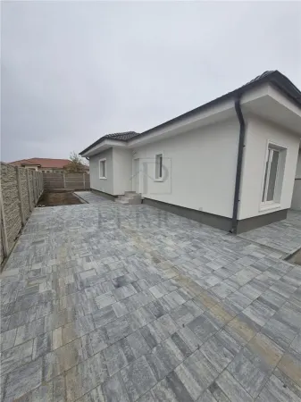 Casă 4 camere Moșnița Nouă - poza 2