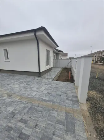 Casă 4 camere Moșnița Nouă - poza 4