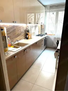 Oportunitate Investitie 2 Camere Dec Calea Vitan 59 mp Etaj 1 Luminos Renovat - Bucuresti