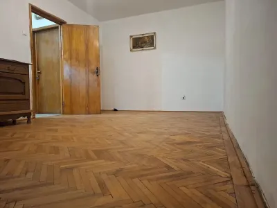 Vanzare Garsoniera Vitan | 40 mp | Parter Inalt cu Balcon si Scurgere Separată - Bucuresti