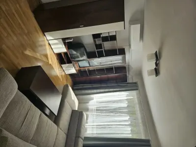 Vând ap. 2 camere Tudor-zona Pensiunea Europa, însorit, zona linistita+ Garaj - Targu Mures