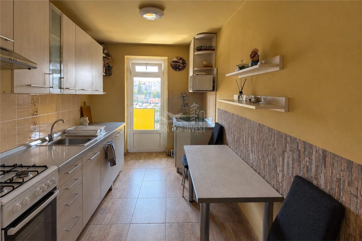 Apartament 3 camere si balcon de 13 mp B-dul Mihai Viteazul - Sibiu