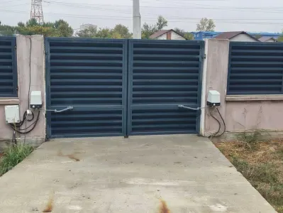 Teren 500 mp si fundatie casa 140 mp, de vanzare, comuna Simnicu de Sus (6 km distanta de Craiova), imprejmuire, utilitati, porti pe telecomanda - Simnicu de Sus