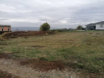 De vanzare 1000 mp teren intravilan Alba Iulia intr-o zona cu panorama deosebita si potential mare de dezvoltare - Alba Iulia