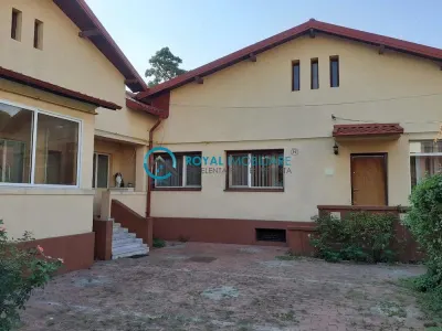 Royal Imobiliare - Vanzare Casa 4 camere zona Ultracentral - Ploiesti