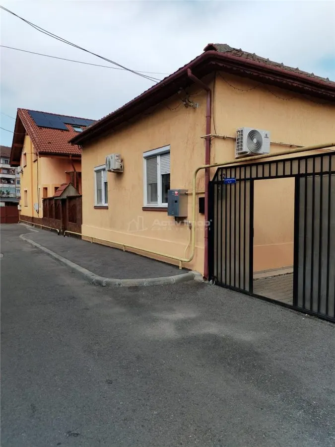 Casă 4 camere Hunedoara - poza 1