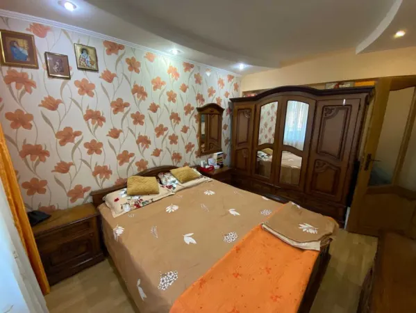 Apartament 3 camere Piatra Neamț - poza 3