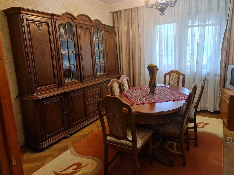 Apartament 4 camere Botoșani - poza 1