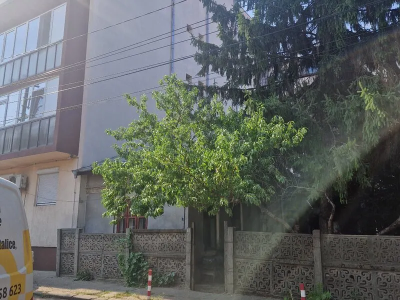 Casă București - poza 1