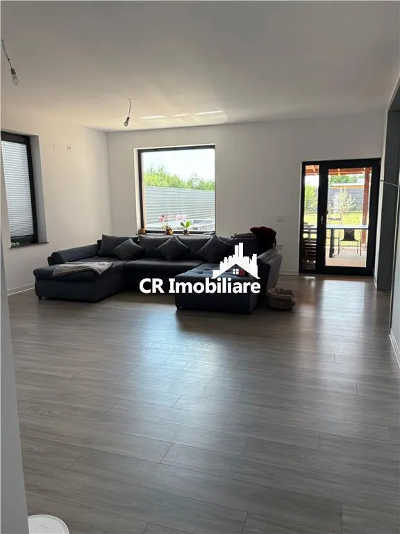 Casă 4 camere Băicoi - poza 1