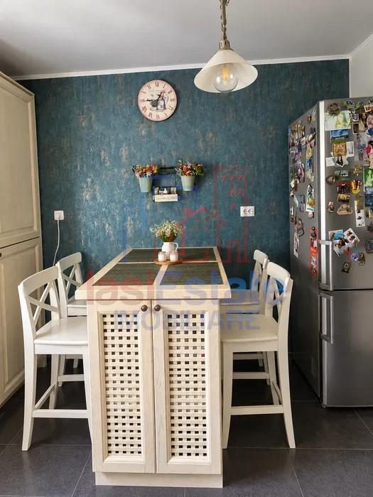 Apartament cu 3 camere zona Podu de Fier - Targu Cucu - Iasi