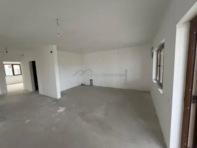 Casă 4 camere Osorhei - poza 2