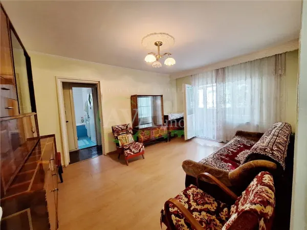Apartament 3 camere Bacău - poza 1