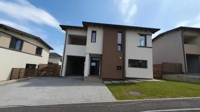 Casă 4 camere Dezmir - poza 3