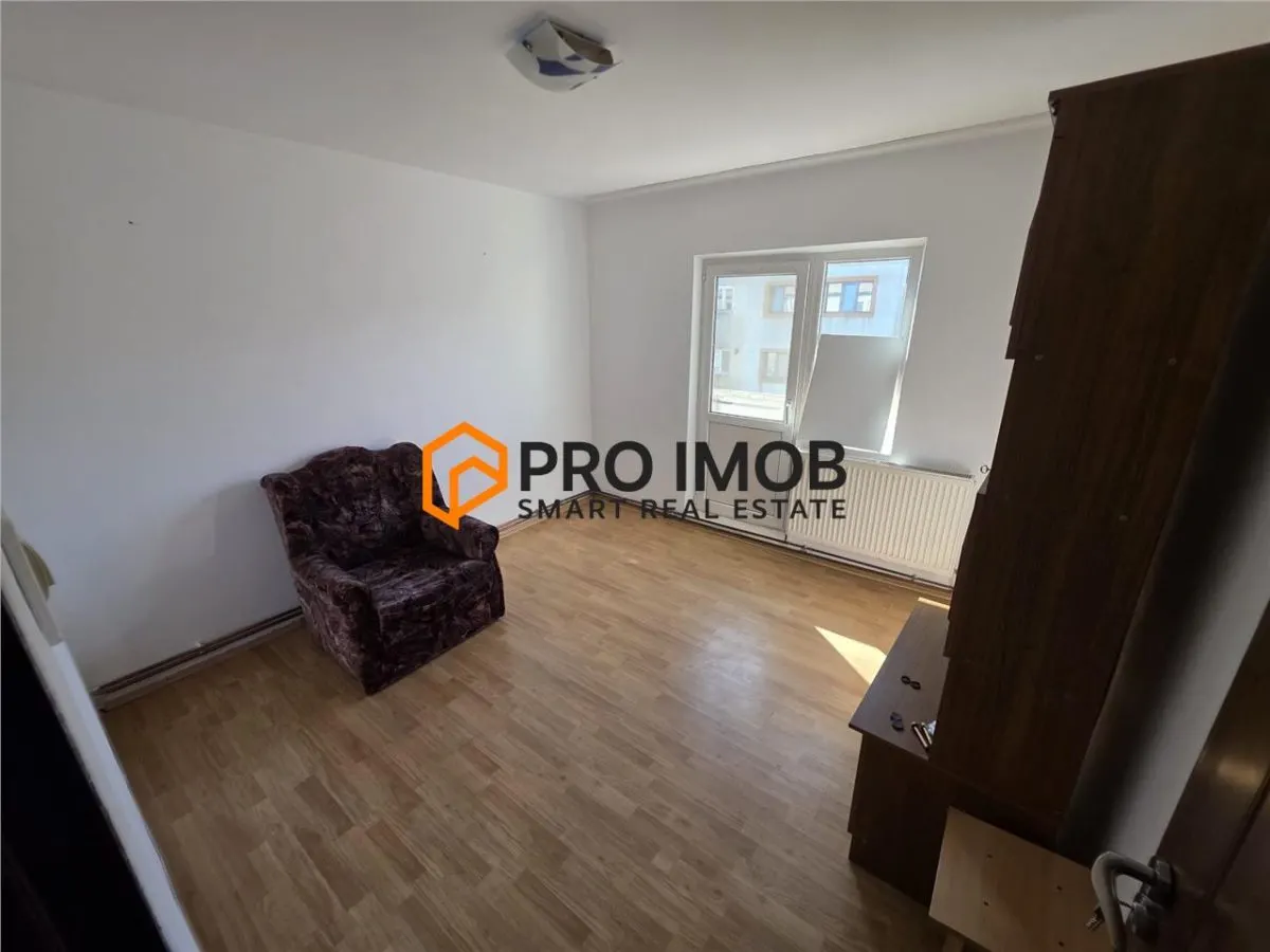 Apartament 3 camere Râmnicu Sărat - poza 1