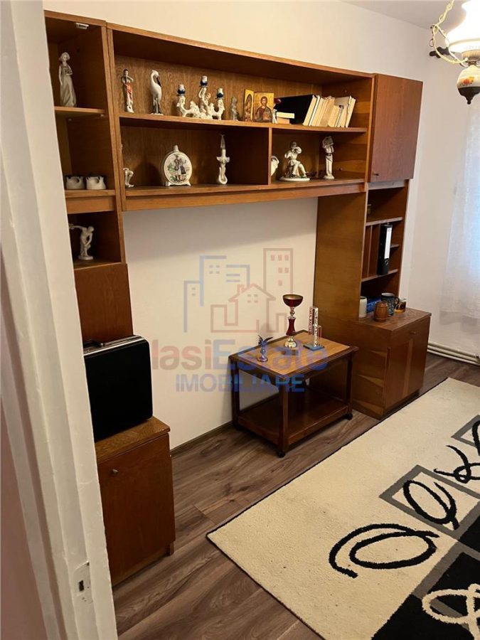 Apartament cu 3 camere etajul 1 zona Canta - Pacurari - Iasi