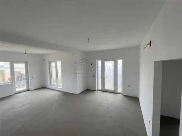 Casă 4 camere Ipotești - poza 5