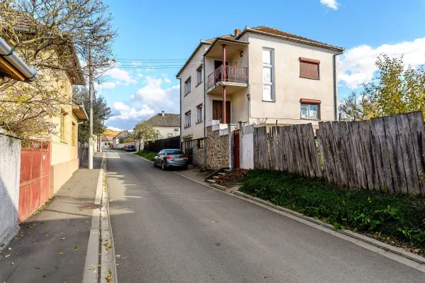Casă 8 camere Lipova - poza 1