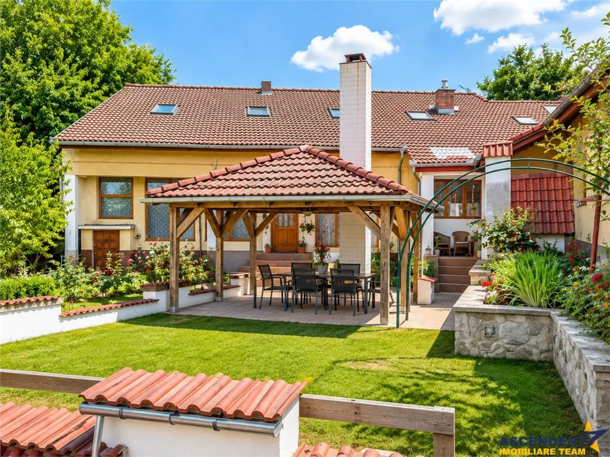 Casă 9 camere Sfântu Gheorghe - poza 1