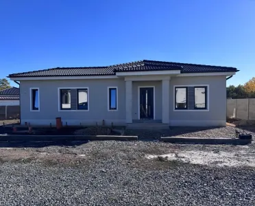 Mosnita Noua- 4 camere- incalzire in pardoseala - Mosnita Noua