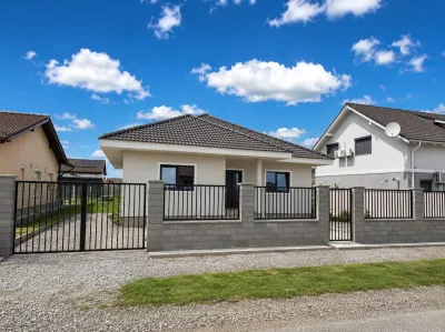 Casă individuală modernă | Moșnița Nouă | Teren 640 mp | 90 mp utili - Mosnita Noua