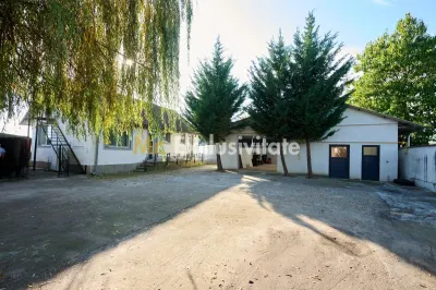 Casa de locuit + hala 136 mp in aceesi curte Maracineni Argeselu - Maracineni