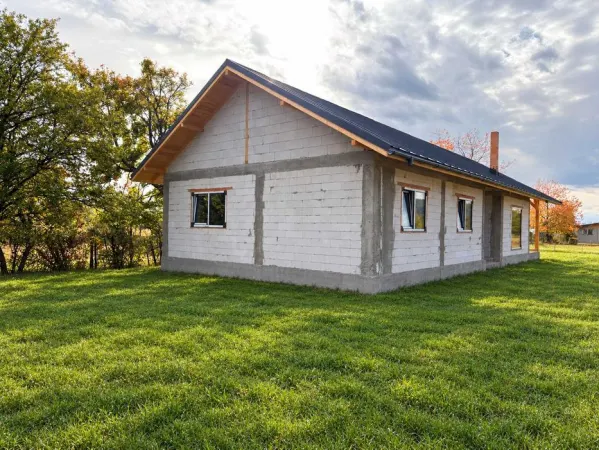 Casă 4 camere Baia de Fier - poza 2