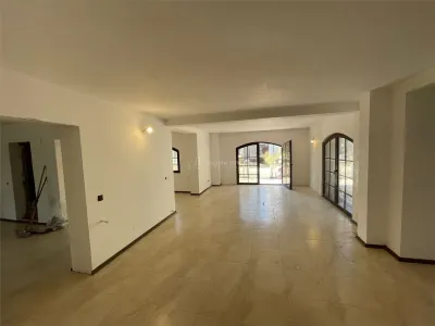 Casă 9 camere Petrești - poza 2