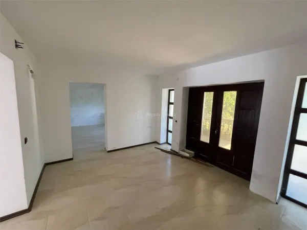 Casă 9 camere Petrești - poza 11