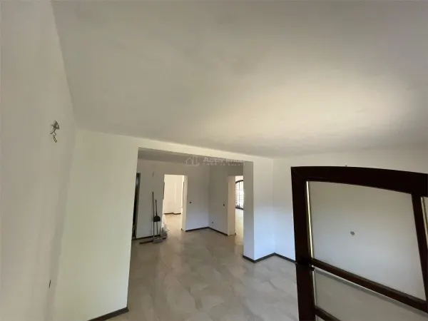 Casă 9 camere Petrești - poza 9