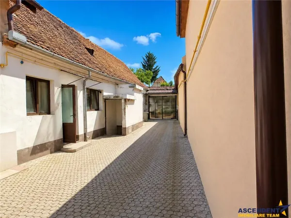 Casă 4 camere Brașov - poza 2