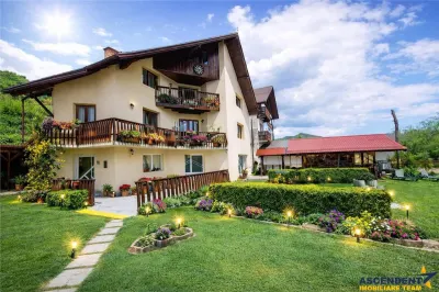 Resedinta/ Pensiune, apreciabil areal, Moieciu, Bran, Brasov - Moieciu de Jos