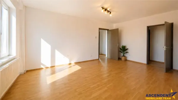 Apartament 3 camere Brașov - poza 1