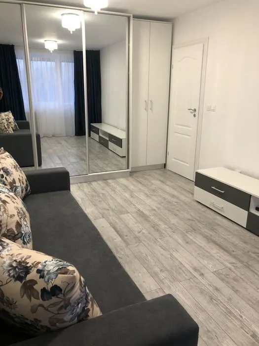 Apartament 3 camere București - poza 1