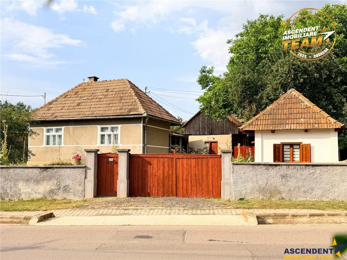 Casă 4 camere Cernat - poza 1