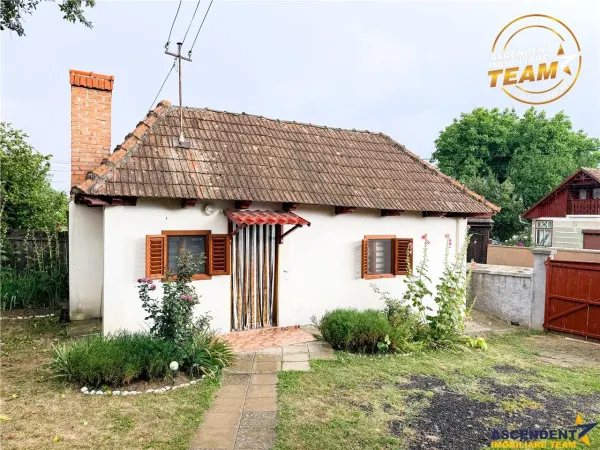 Casă 4 camere Cernat - poza 18