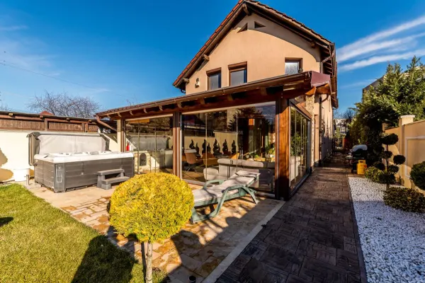 Casă 5 camere Arad - poza 1