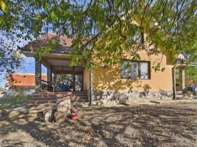 Casă 5 camere Les - poza 3