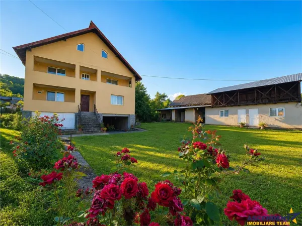 Casă 5 camere Runcu - poza 1
