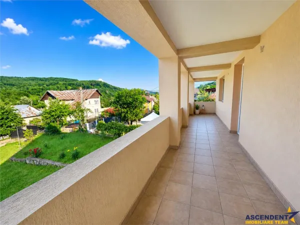 Casă 5 camere Runcu - poza 4