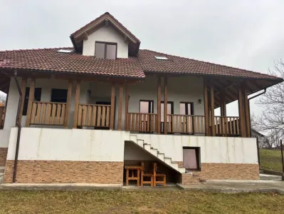 Vand casa de locuit/de vacanta cu teren in Bran - Predelut