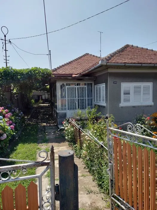 Casă 4 camere Novacesti - poza 1